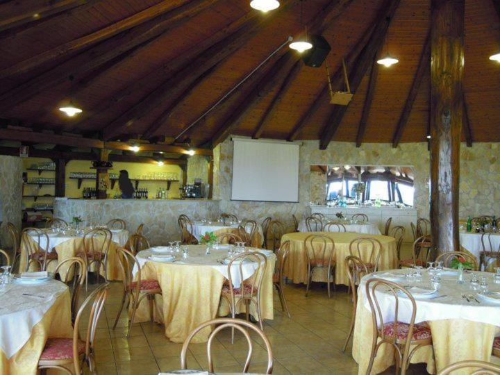 Hotel Tahiti Fondi Exterior foto
